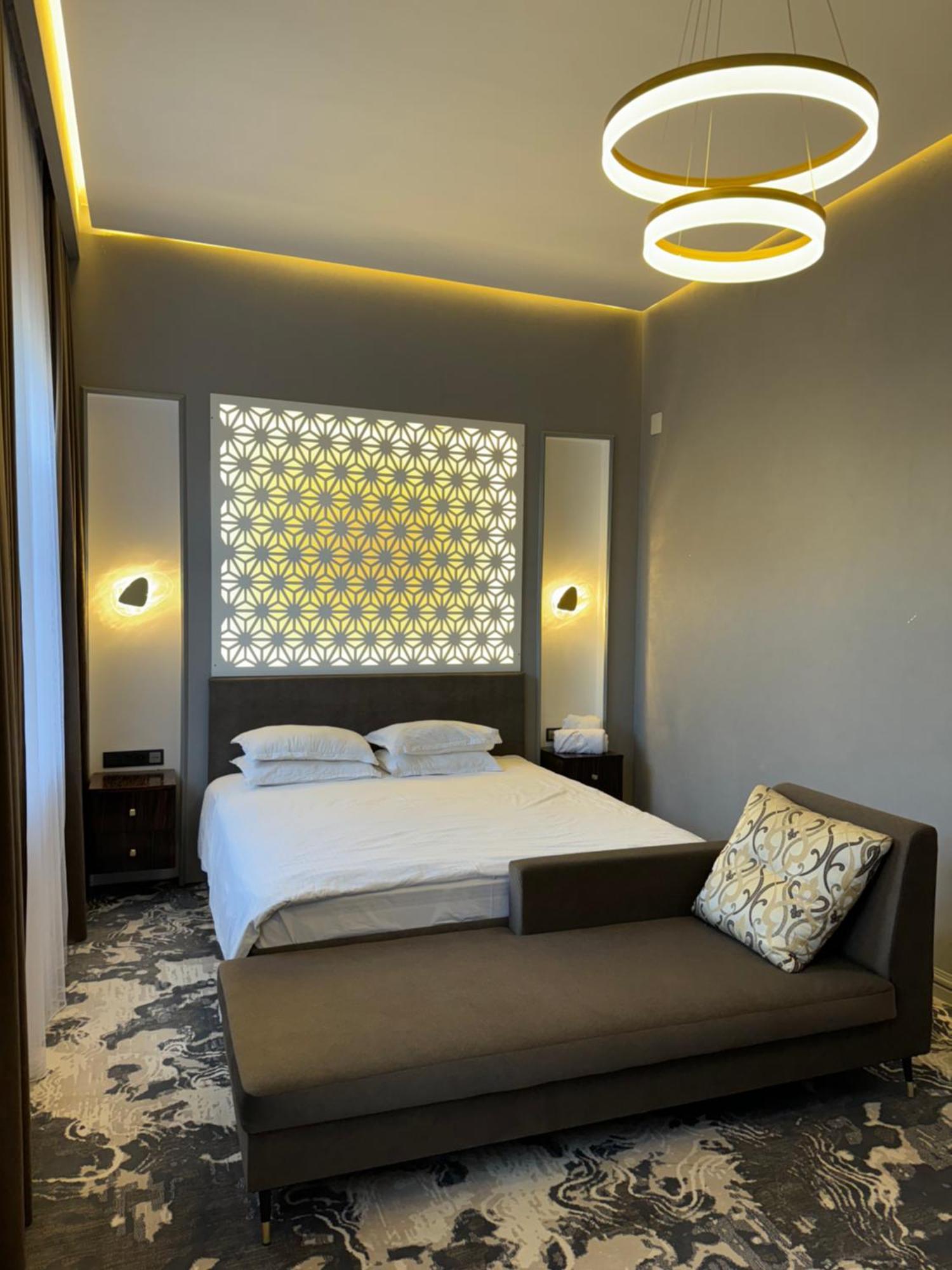 Jasmine Hotel Taraz Buitenkant foto