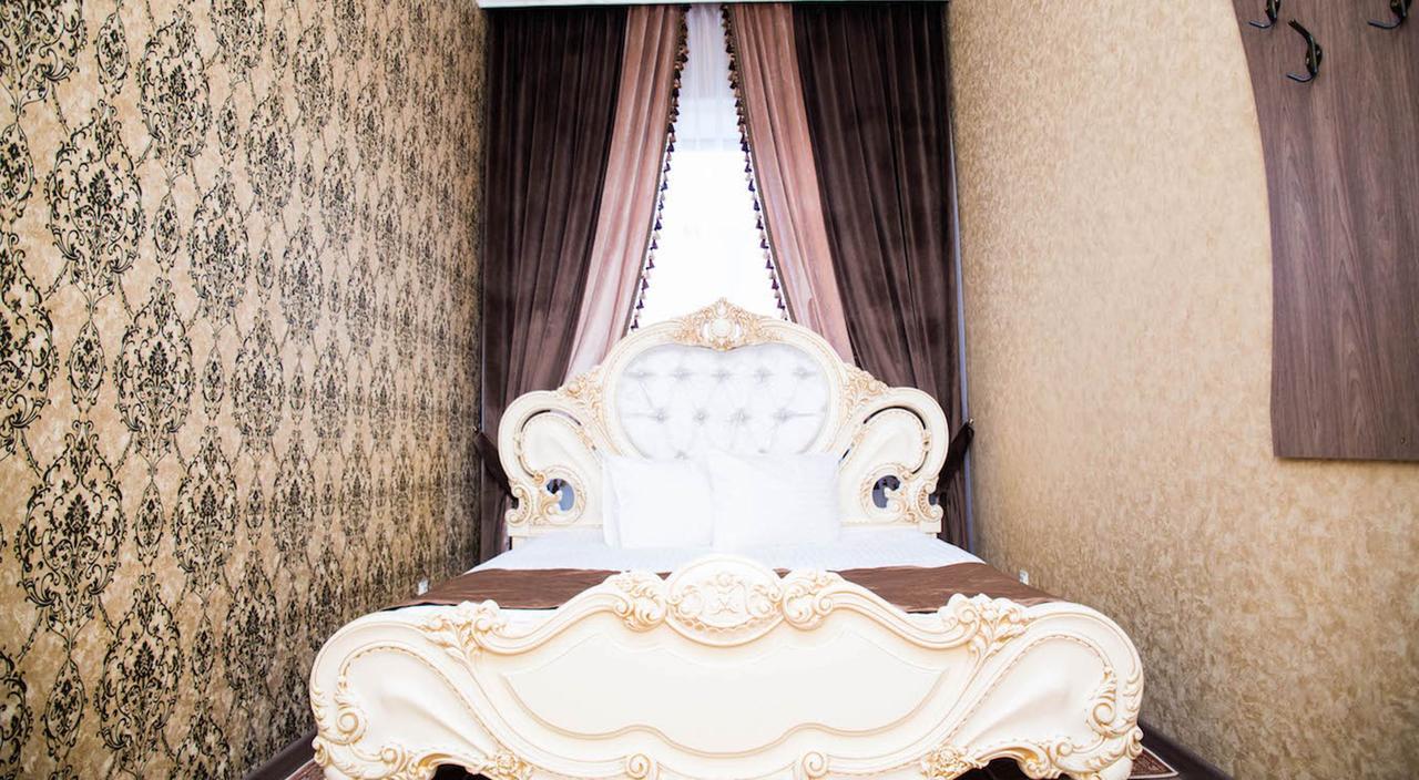 Jasmine Hotel Taraz Buitenkant foto